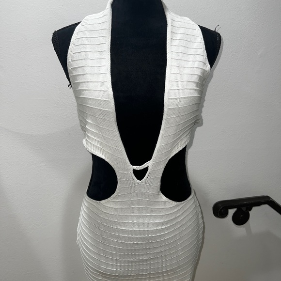 PrettyLittleThing White Cut-Out Maxi Dress - Picture 6 of 12